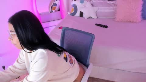 Snapshot of keisy_2 chatting on November 15, 2025, 3:30 pm Keisy online show from November 15, 2025, 3:30 pm