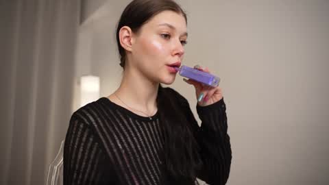  KELLY  online show from January 8, 2025, 1:52 pm