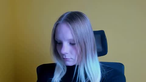 Snapshot of kelly_lly chatting on September 30, 2025, 5:18 pm Kelly online show from September 30, 2025, 5:18 pm