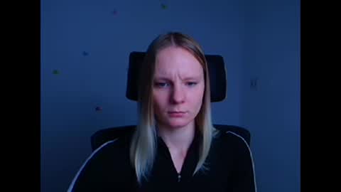 Snapshot of kelly_lly chatting on October 3, 2025, 11:29 am Kelly online show from October 3, 2025, 11:29 am