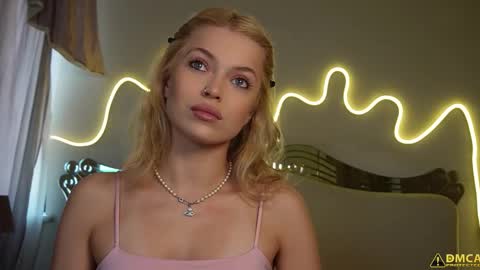 Kelly online show from November 5, 2025, 5:40 am