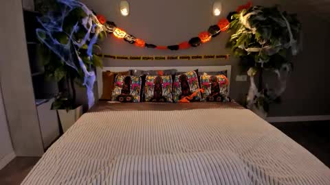 Kelly online show from October 28, 2025, 6:50 am