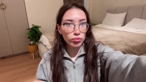 Snapshot of kellyberry__ chatting on September 29, 2025, 8:30 am Kelly online show from September 29, 2025, 8:30 am