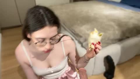 Kelly online show from December 3, 2025, 5:11 pm