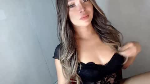 its me KELLY online show from March 5, 2025, 2:46 am