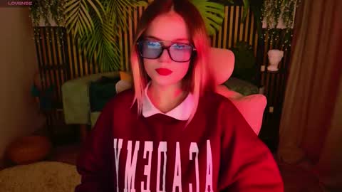 Snapshot of kellyhayden chatting on December 1, 2025, 6:24 pm Kelly online show from December 1, 2025, 6:24 pm