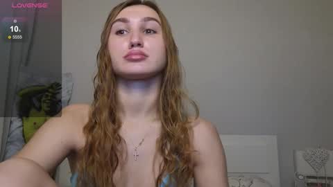 Snapshot of kellykeat chatting on October 5, 2025, 9:34 pm Princess Kelly online show from October 5, 2025, 9:34 pm