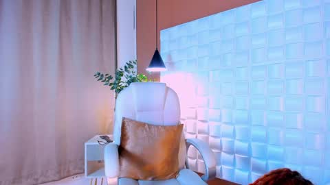 Kendall online show from February 4, 2025, 2:10 pm