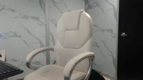 kendall69__ online show from December 8, 2024, 7:22 pm