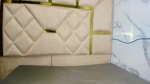 kendall69__ online show from October 22, 2025, 12:49 pm