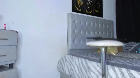 Kendall online show from October 9, 2025, 4:21 am