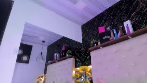 Snapshot of kendallwods chatting on November 6, 2025, 2:40 pm Kendall online show from November 6, 2025, 2:40 pm