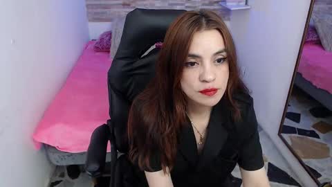 Kendall  online show from October 14, 2025, 7:58 pm