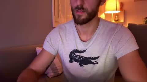 Snapshot of kendyalioui54 chatting on October 24, 2025, 5:42 pm kevin ramos online show from October 24, 2025, 5:42 pm