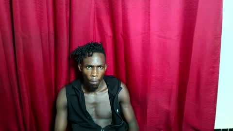 Snapshot of kenna_ass chatting on November 28, 2025, 9:39 pm Kenia online show from November 28, 2025, 9:39 pm