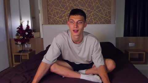 Snapshot of kenter_parker chatting on January 4, 2025, 6:09 pm Peter online show from January 4, 2025, 6:09 pm