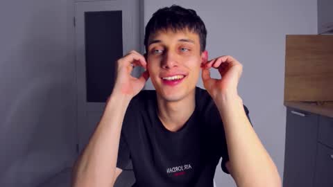 Snapshot of kenter_parker chatting on November 29, 2025, 1:19 am Peter online show from November 29, 2025, 1:19 am