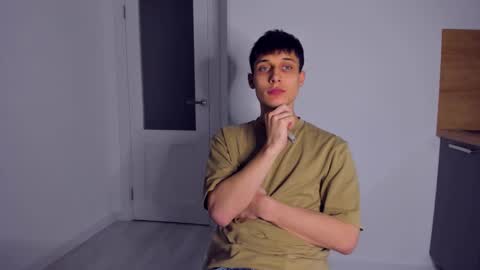 Snapshot of kenter_parker chatting on November 30, 2025, 10:25 pm Peter online show from November 30, 2025, 10:25 pm