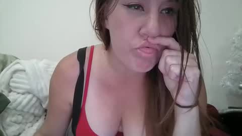 Snapshot of kenzbenz chatting on December 18, 2024, 6:57 pm KenzBenz online show from December 18, 2024, 6:57 pm