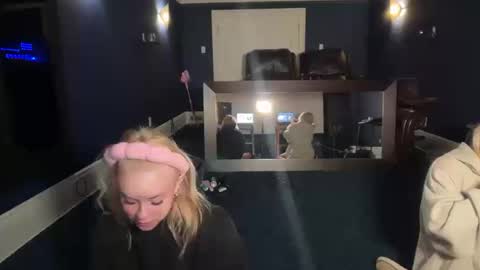 kenziesmithh online show from October 12, 2025, 5:12 pm