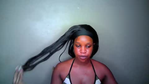 kering_lovly online show from September 28, 2025, 10:53 am