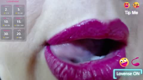 Snapshot of kerly_doll chatting on December 18, 2024, 4:28 pm K E R L Y online show from December 18, 2024, 4:28 pm