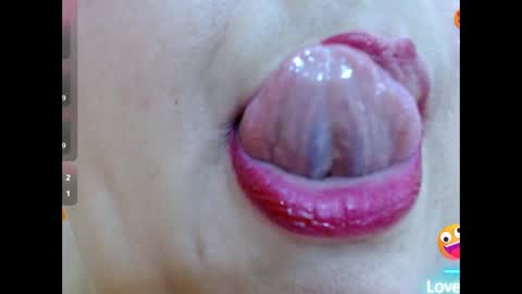 Snapshot of kerly_doll chatting on December 22, 2024, 9:53 pm K E R L Y online show from December 22, 2024, 9:53 pm