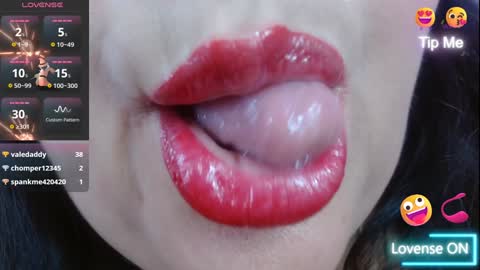 Snapshot of kerly_doll chatting on January 7, 2025, 5:09 pm K E R L Y online show from January 7, 2025, 5:09 pm