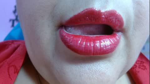 Snapshot of kerly_doll chatting on January 13, 2025, 7:10 pm K E R L Y online show from January 13, 2025, 7:10 pm