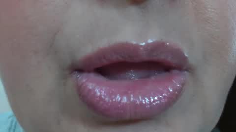 Snapshot of kerly_doll chatting on February 13, 2025, 6:27 pm K E R L Y online show from February 13, 2025, 6:27 pm