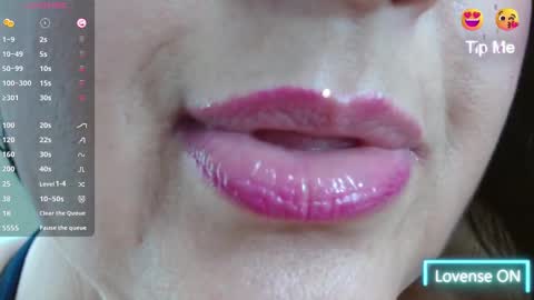 Snapshot of kerly_doll chatting on March 11, 2025, 3:23 pm K E R L Y online show from March 11, 2025, 3:23 pm