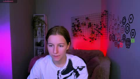 Snapshot of kerry_derry chatting on October 14, 2025, 12:17 pm kara online show from October 14, 2025, 12:17 pm