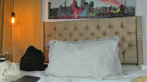 Snapshot of keryhillson chatting on February 18, 2025, 1:11 pm Kery Hillson online show from February 18, 2025, 1:11 pm