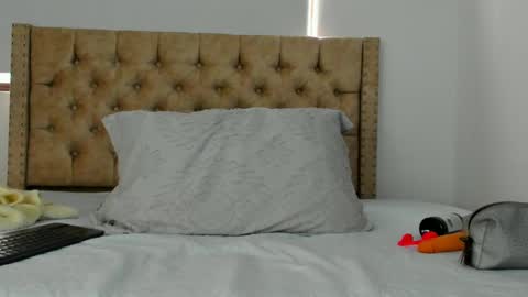 Snapshot of keryhillson chatting on September 20, 2025, 1:01 pm Kery Hillson online show from September 20, 2025, 1:01 pm