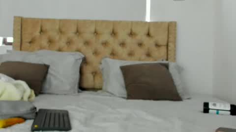 Snapshot of keryhillson chatting on September 21, 2025, 2:40 pm Kery Hillson online show from September 21, 2025, 2:40 pm