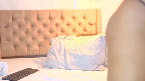 Snapshot of keryhillson chatting on November 7, 2025, 1:55 pm Kery Hillson online show from November 7, 2025, 1:55 pm