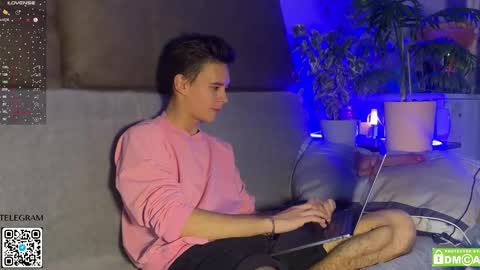 Snapshot of kevin_doo chatting on October 28, 2025, 5:44 am Fansly Kevin T online show from October 28, 2025, 5:44 am