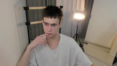 Ask me online show from November 17, 2025, 4:24 pm