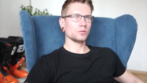 Kev online show from October 15, 2025, 8:36 am