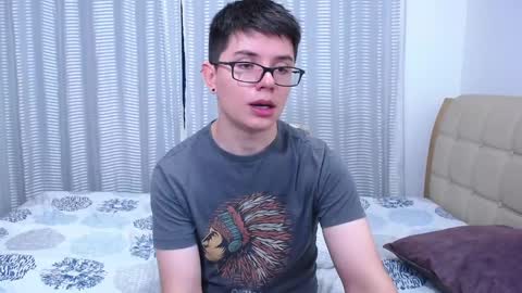 Snapshot of kevinhunts chatting on January 17, 2025, 2:29 am Kevin online show from January 17, 2025, 2:29 am