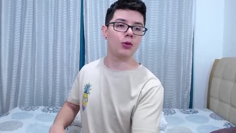 Snapshot of kevinhunts chatting on January 18, 2025, 6:43 pm Kevin online show from January 18, 2025, 6:43 pm