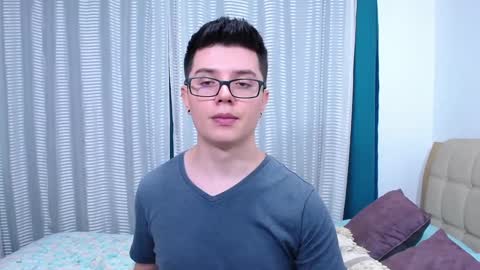 Snapshot of kevinhunts chatting on February 19, 2025, 1:51 am Kevin online show from February 19, 2025, 1:51 am