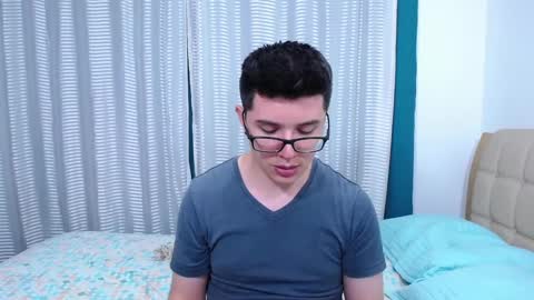 Snapshot of kevinhunts chatting on February 19, 2025, 4:55 am Kevin online show from February 19, 2025, 4:55 am