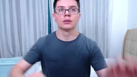 Snapshot of kevinhunts chatting on February 20, 2025, 4:18 am Kevin online show from February 20, 2025, 4:18 am