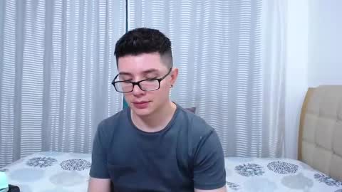 Snapshot of kevinhunts chatting on February 26, 2025, 5:53 am Kevin online show from February 26, 2025, 5:53 am