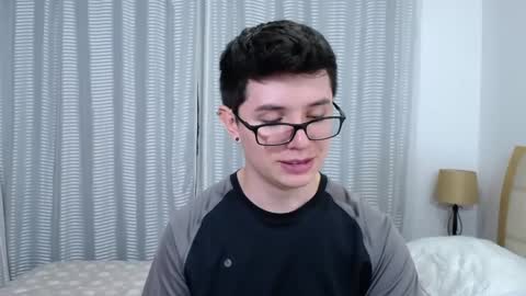 Snapshot of kevinhunts chatting on September 9, 2025, 1:27 am Kevin online show from September 9, 2025, 1:27 am