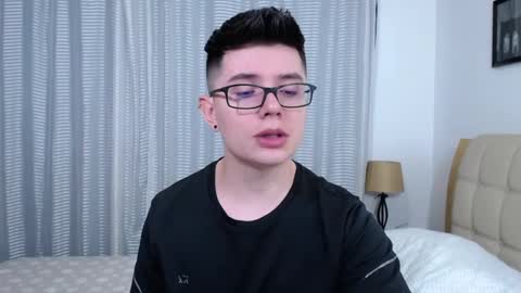 Snapshot of kevinhunts chatting on September 16, 2025, 8:54 pm Kevin online show from September 16, 2025, 8:54 pm