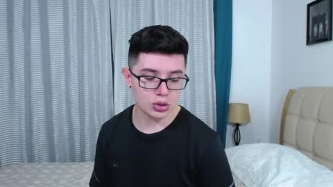 Snapshot of kevinhunts chatting on September 19, 2025, 8:09 pm Kevin online show from September 19, 2025, 8:09 pm