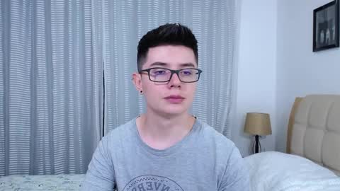 Snapshot of kevinhunts chatting on September 21, 2025, 9:49 pm Kevin online show from September 21, 2025, 9:49 pm