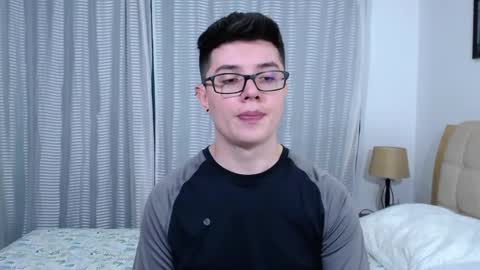 Snapshot of kevinhunts chatting on September 22, 2025, 11:29 pm Kevin online show from September 22, 2025, 11:29 pm